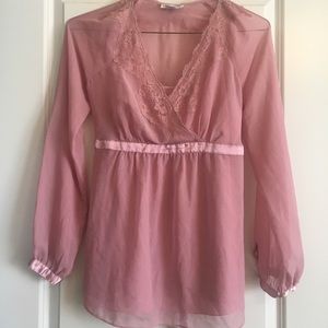 Gorgeous maternity shirt